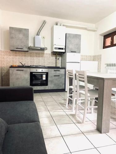 Cislago Apartment | Casa Milano, Como, Varese