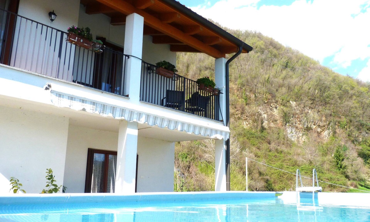 Valdagno Apartment | 🌳 Casa Modigliani 🎨 - Art and Nature. Take a break from work and come relax.