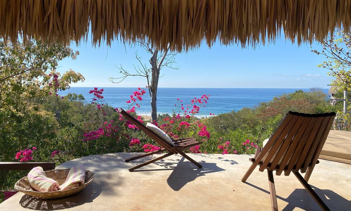 San Agustinillo House | Casa Monte Pacifico, your haven of serenity between beach and rainforest.