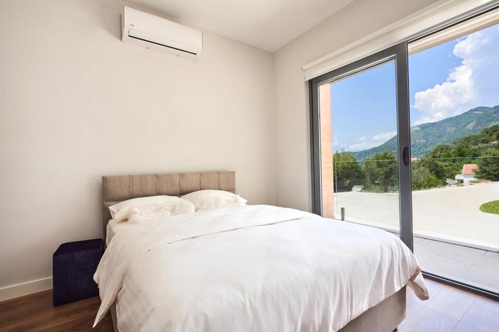 Kotor Apartment | Casa Montenegro studio swimming pool with amazing view
