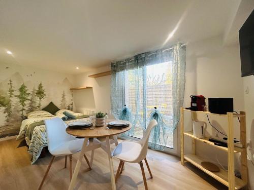 Les Ponts-de-Ce Apartment | Casa Nature