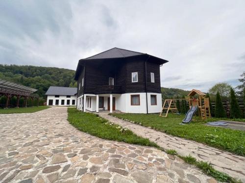 Marginea House | Casa Nelda