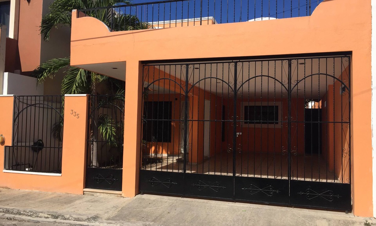 Merida House | Casa Nidia comfortable near Altabrisa wifi a/c dish
