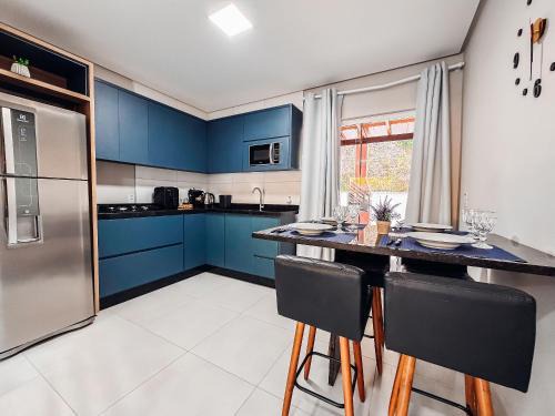 Nova Brasilia House | Casa Nova e Completa | 2 Suítes com Ar | Área Gourmet | 2 Vagas