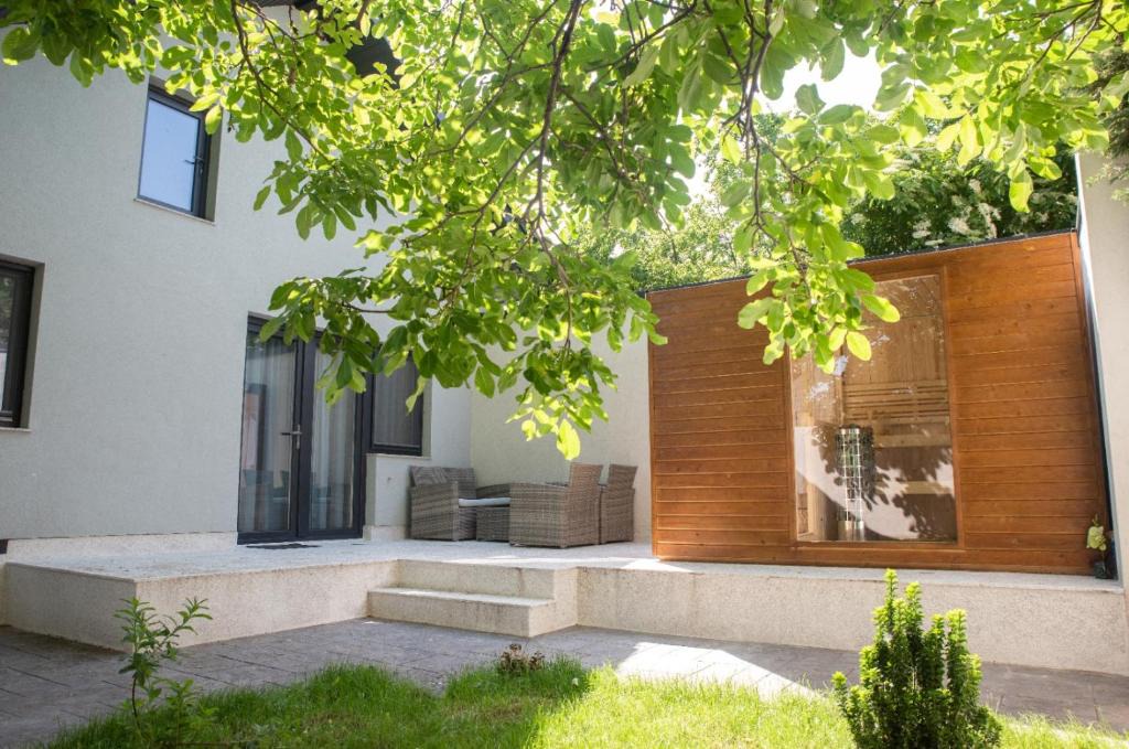 Buzau Bed & Breakfast | CASA NUCULUI
