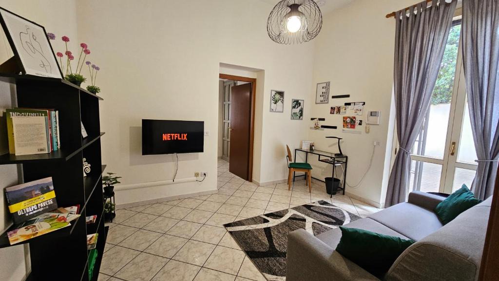 Casteggio Apartment | CASA OLTREPO comodo centrale ma silenzioso parcheggio interno