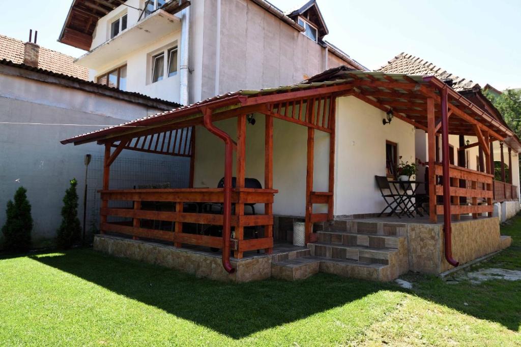 Calimanesti House | Casa Optim