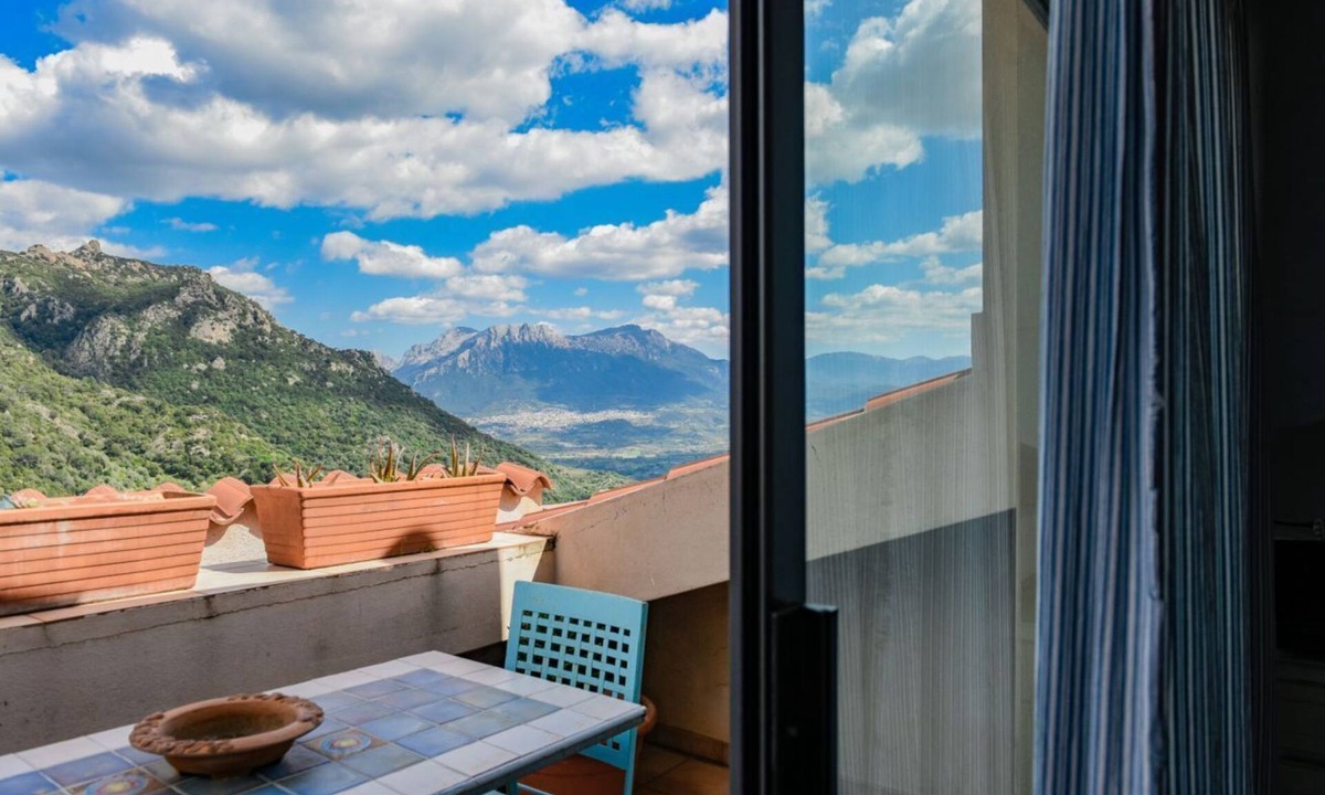 Nuoro Apartment | Casa Ortobene with mountain view