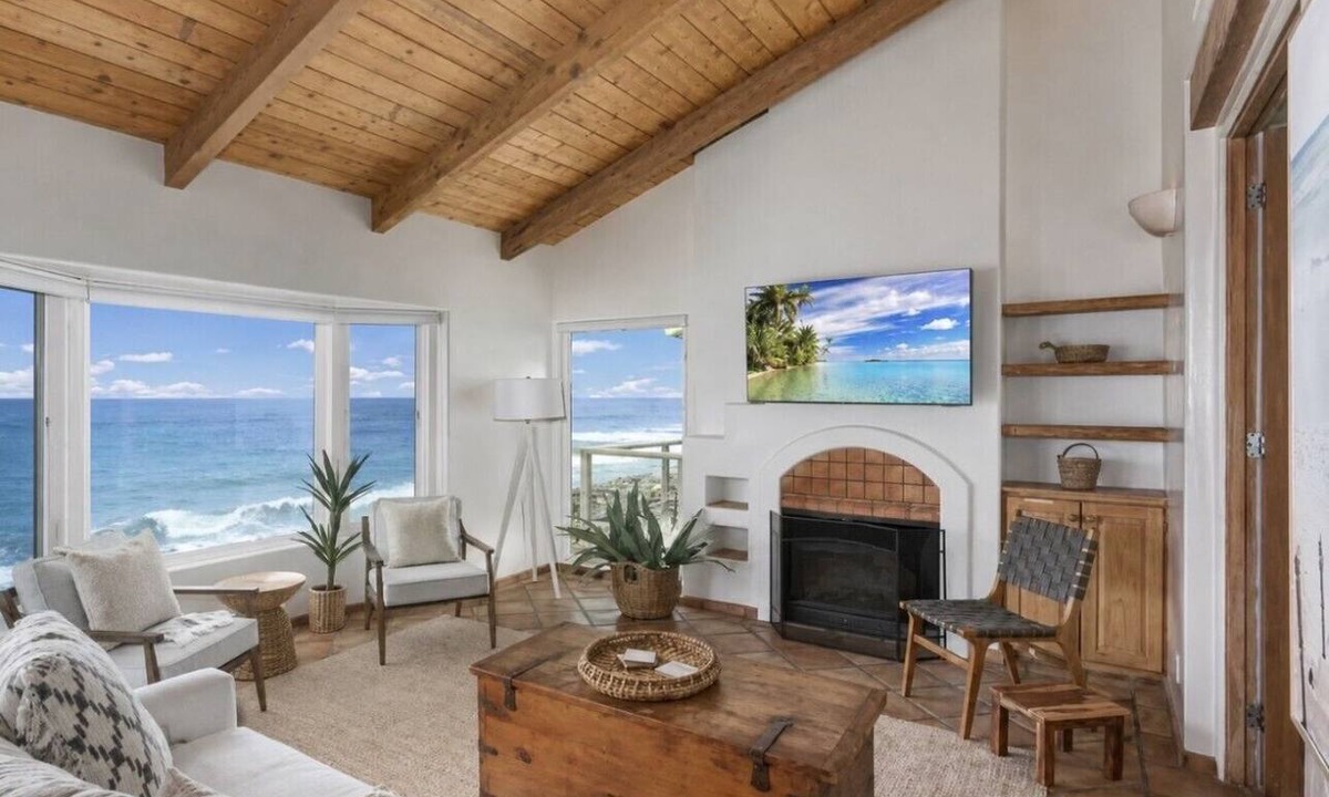 South Oceanside Villa | Casa Pacifica, Beachfront w/Fire Ring in Sand