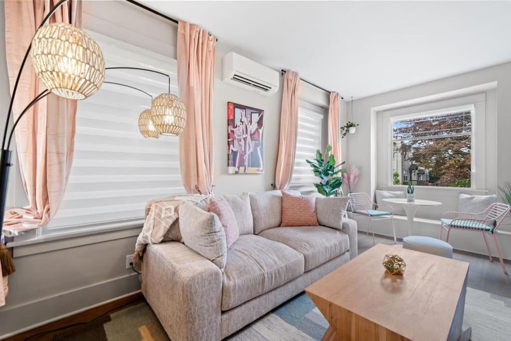 Capitol Hill House | Casa Picasso in North Capitol Hill- Rose Period