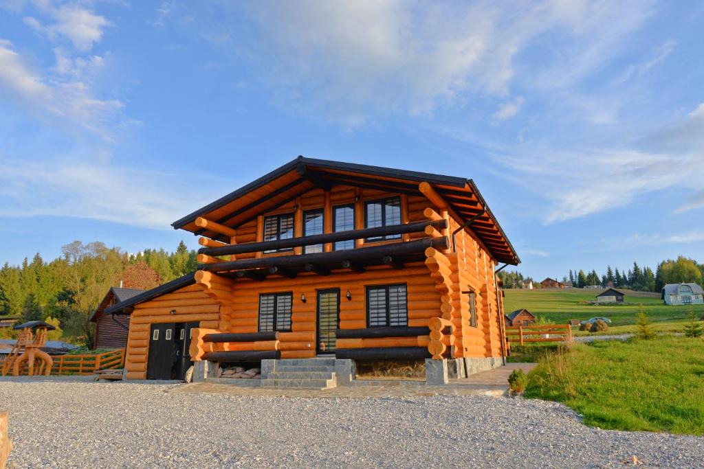 Vatra Dornei House | Casa Poligonului