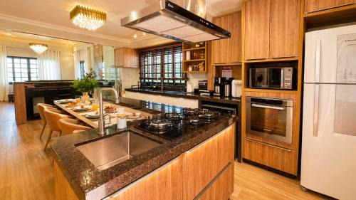 Pomerode House | Casa Premium no Centro - Passos do Alles Park