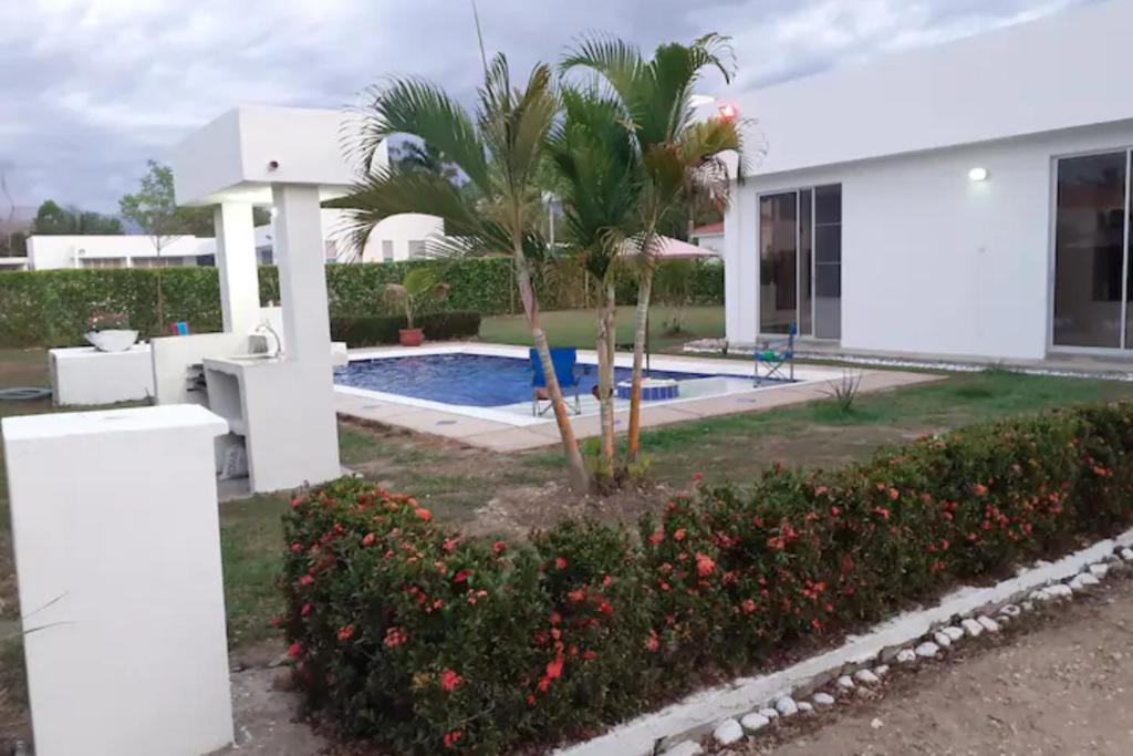 Melgar House | Casa Quinta con Piscina Privada en El Imperio Tolima