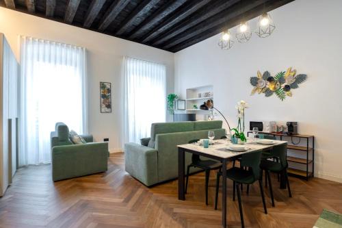 Trieste Old Town House | Casa Romano Luxury Green Apartments