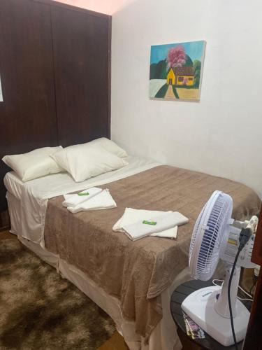 Maringa Bed & Breakfast | Casa roxa
