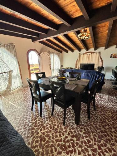 La Joya House | Casa Rustica-secure parking included