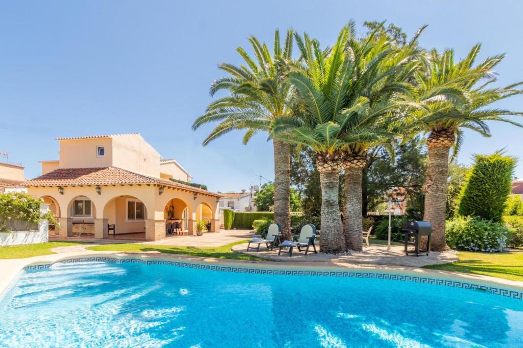 Denia Ski Chalet | Casa Segaria
