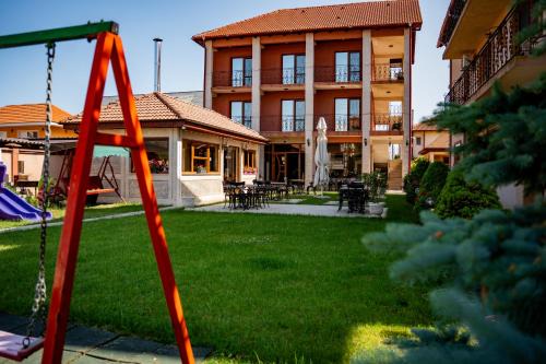 2 Mai House | Casa Soarelui