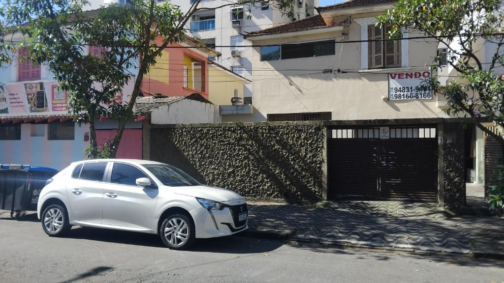 Marape House | Casa Studio Home Oficce - Esp Térreo Priv c Garagem - Qto Family Wi-Fi a 200 mts da Praia