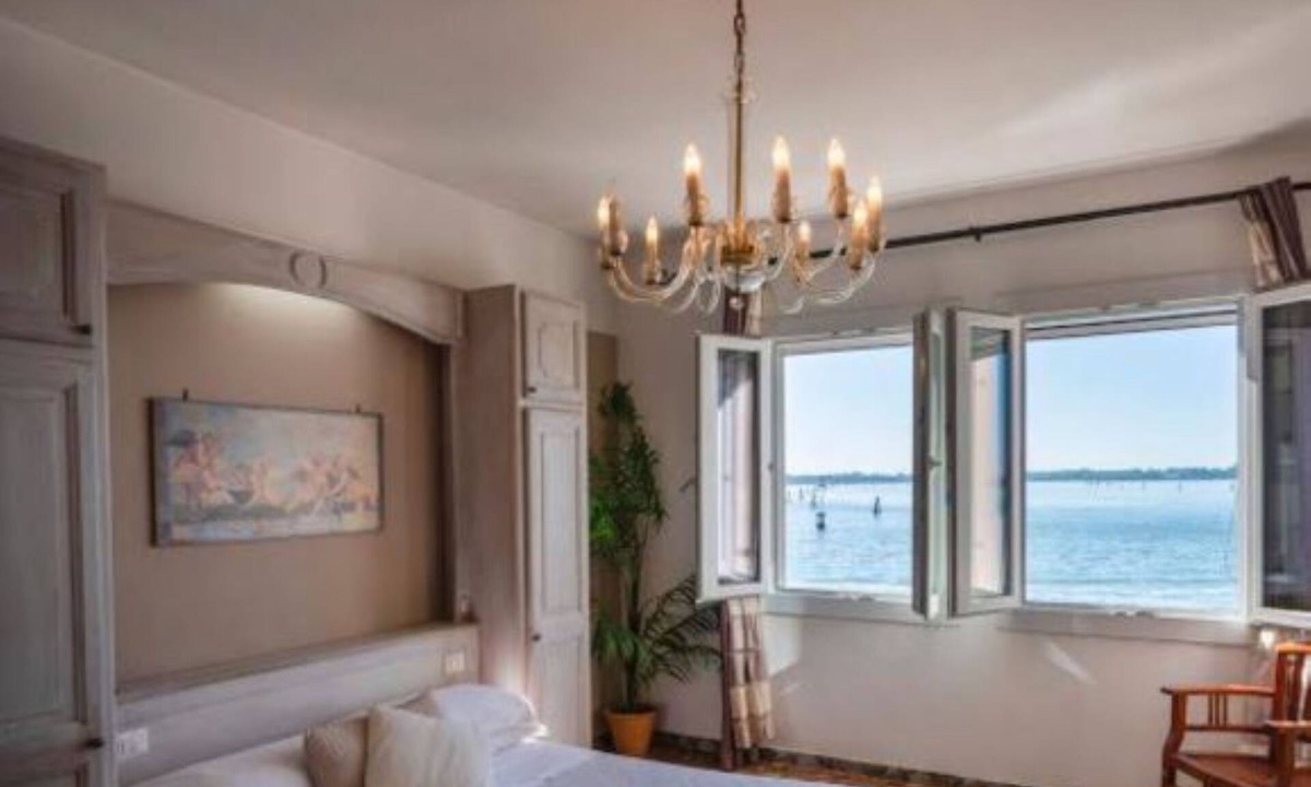 Longa House | Casa Sulla Laguna