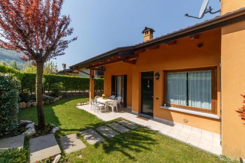 Monasterolo del Castello House | CASA VACANZA Residence Lago di Endine