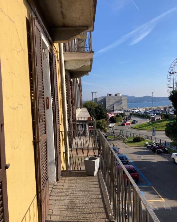 Intra Apartment | Casa vacanza sole lago…