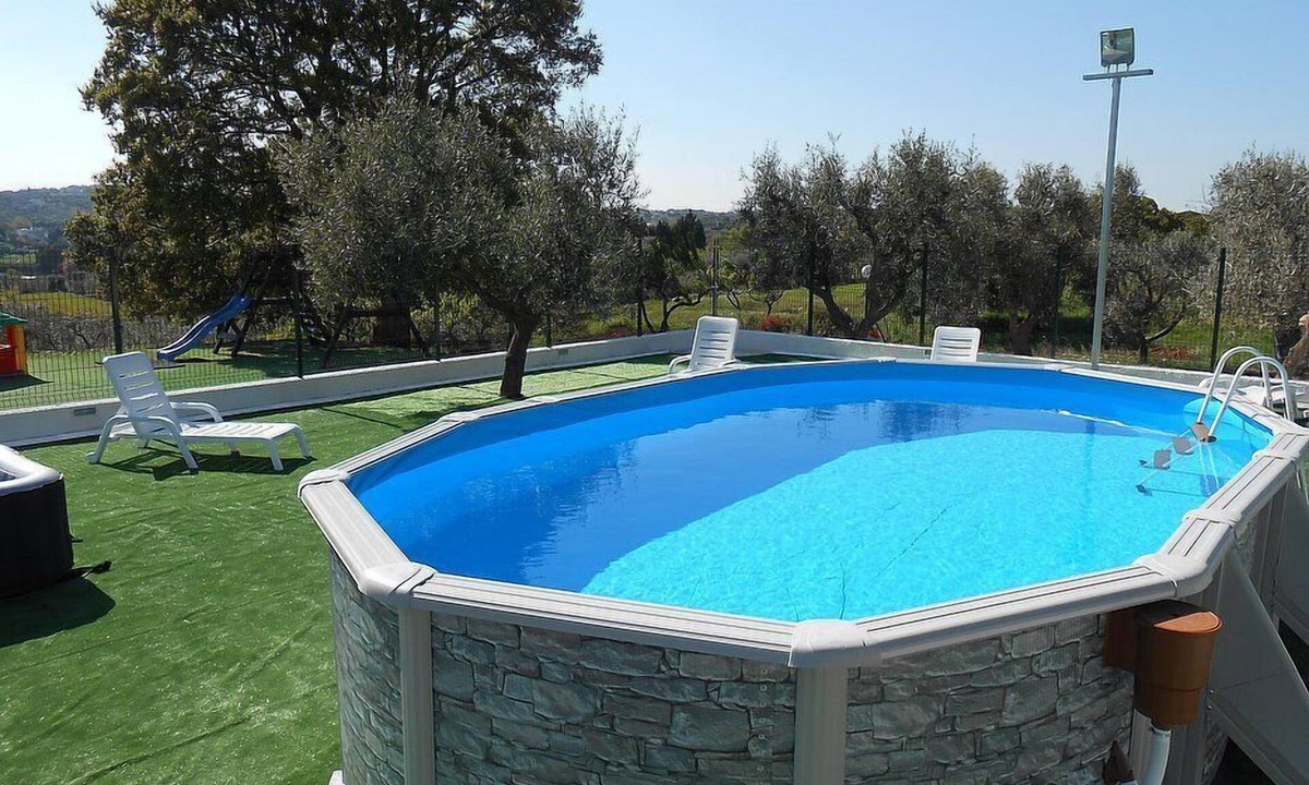 Casalini House | Casa Viola E: A welcoming apartment surrounded by the greenery, with Free WI-FI.