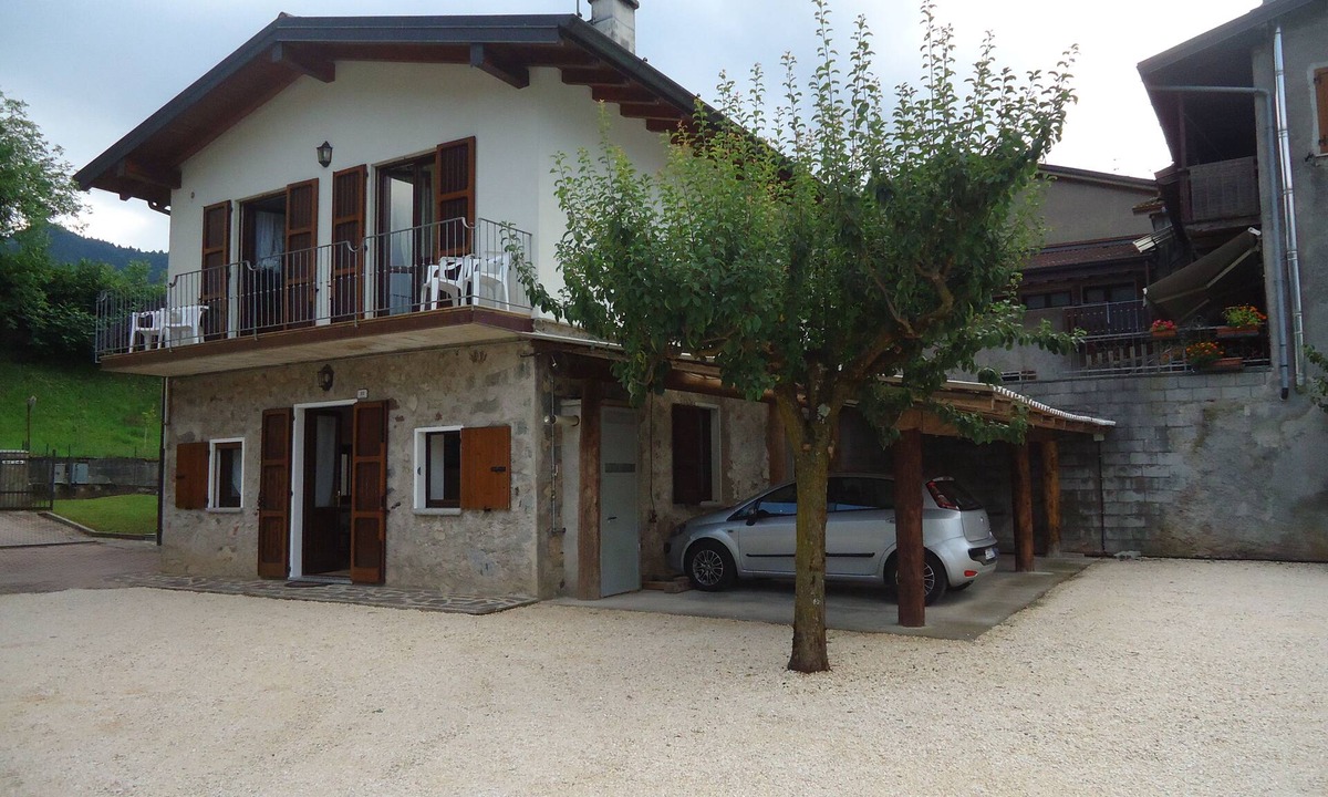 Idro Apartment | Casa Vittoria type V1, up to 5 people, garden, only 200m to the lake/beach