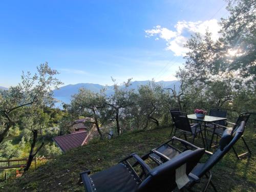 Marone House | CasaDolcelago Marone Villa con Giardino Vista Lago Private Parking