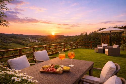 Lari Apartment | Casale il Petruccaio - Jacuzzi e Vista Panoramica sulle Colline Toscane