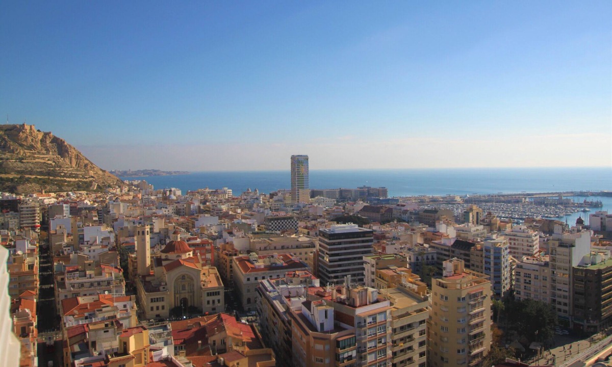 Ensanche Diputacion Apartment | CasaTuris Relax Apartment and views from the sky in Alicante A118