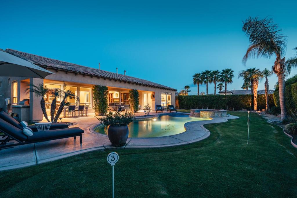 Rancho Santana House | Cascade - Desert Grove Home