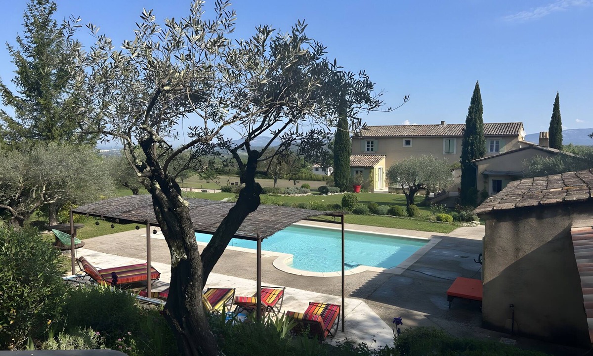 Saint-Didier Bed & Breakfast | Cascade Guest Room with Shared Pool, Wi-Fi, and Air Conditioning