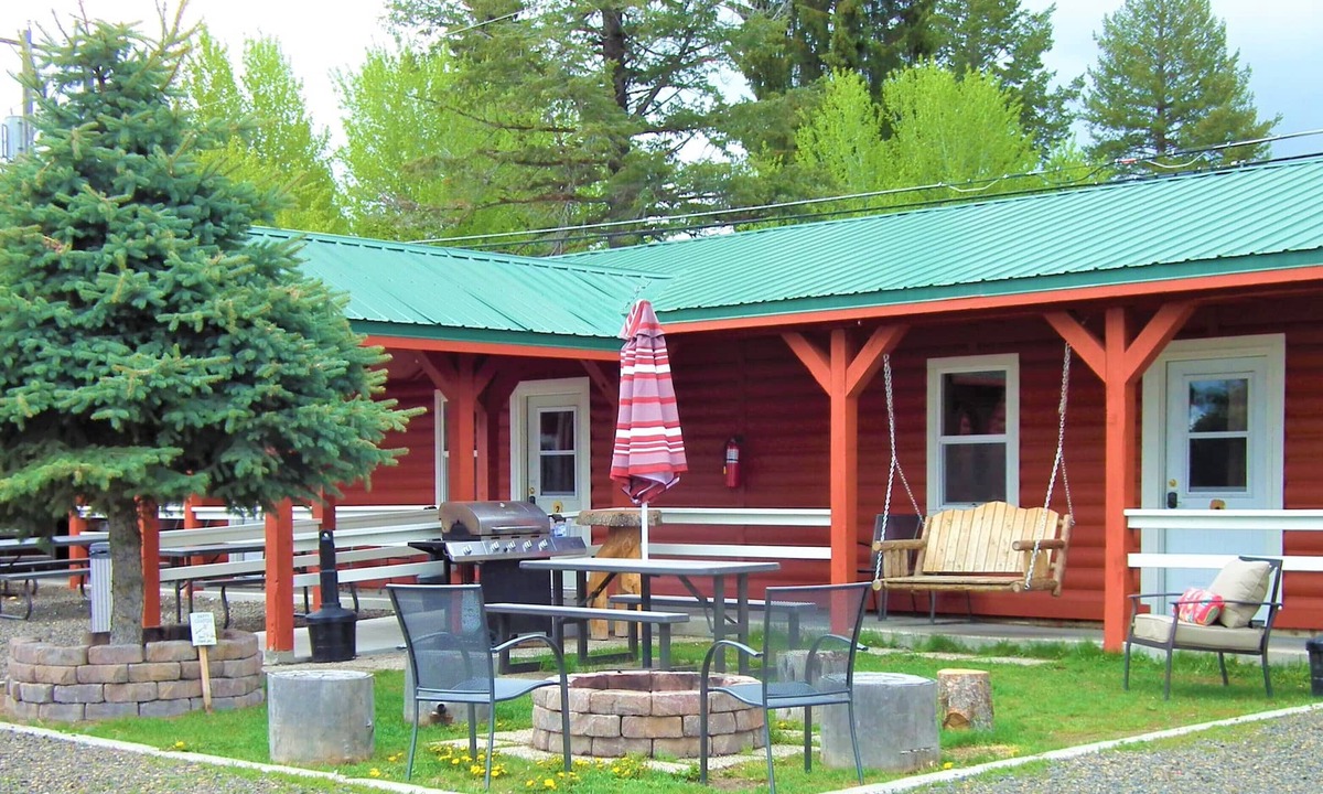 Cascade Hotel | Cascade Lake Inn