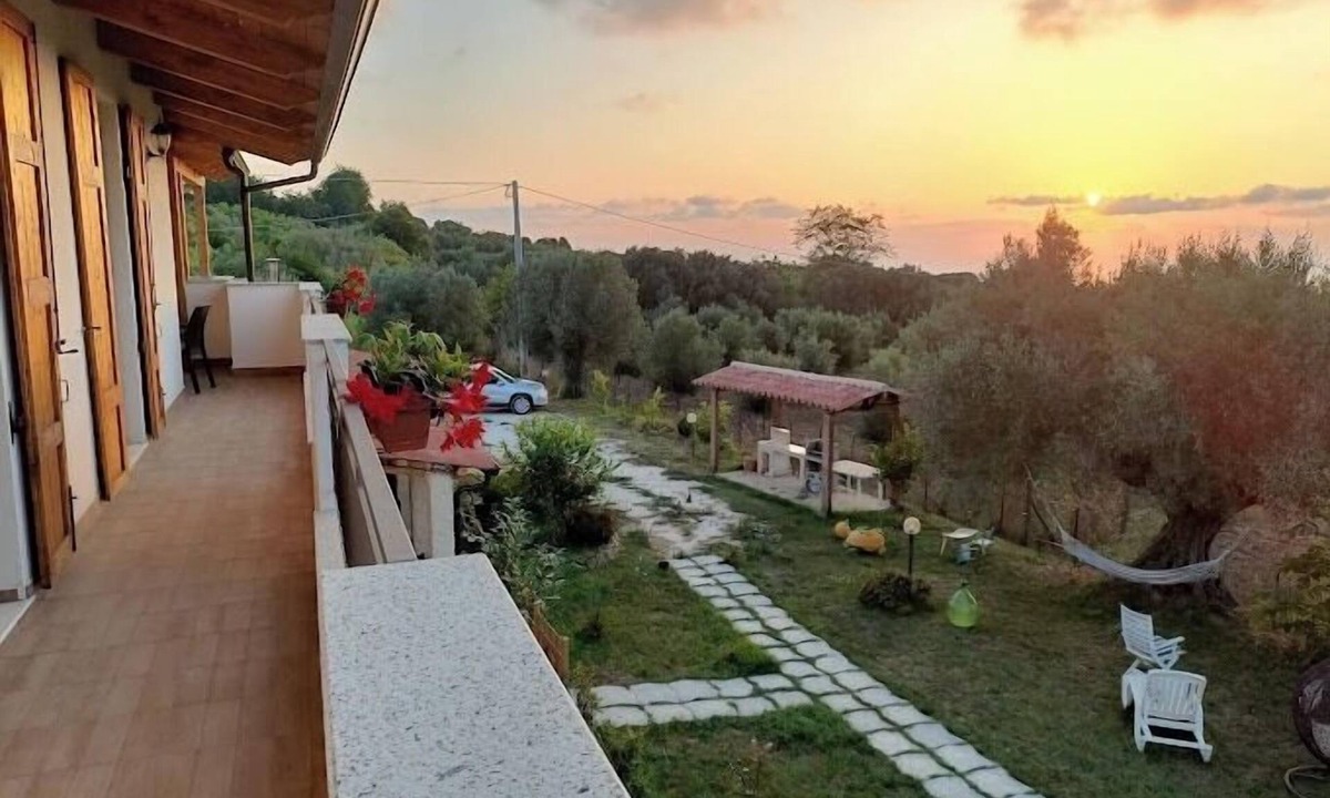 Zambrone Apartment | cascina salaco