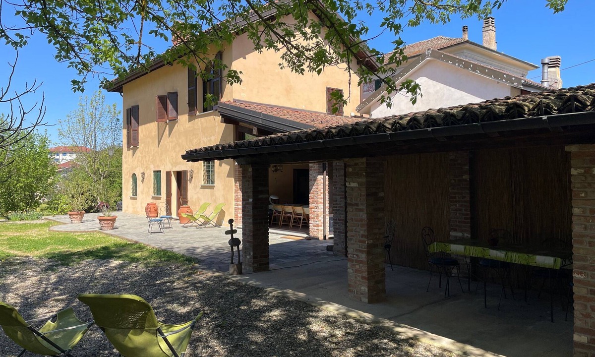 Ovada House | Cascine di Villa Schella with Pool – Relaxing Oasis for Groups and Families