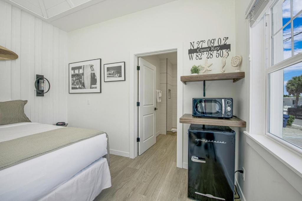 Nokomis Hotel | Casey Key Resorts - Beachfront