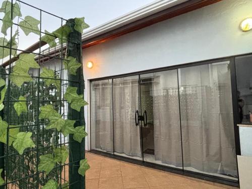 Campinas House | Casinha com ar, garagem, cozinha equipada, entrada privativa, completa para longas estadias
