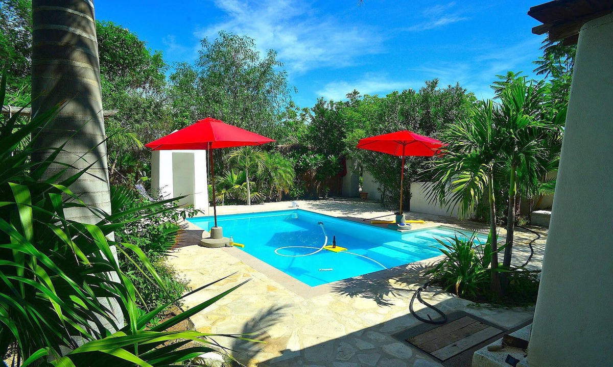 El Centenario House | Casita La Capilla - A quiet garden home with sparkling pool