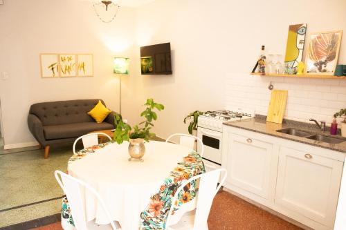 Lujan House | Casona Antigua con Jacuzzi a metros de la Basílica de Luján