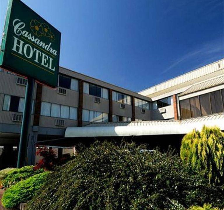 Renfrew-Collingwood Hotel | Cassandra Hotel