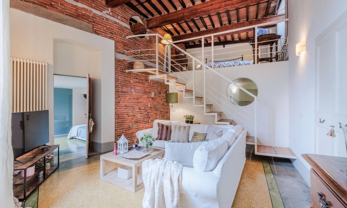 Lucca Historical Center Apartment | Casta Dama Apartment