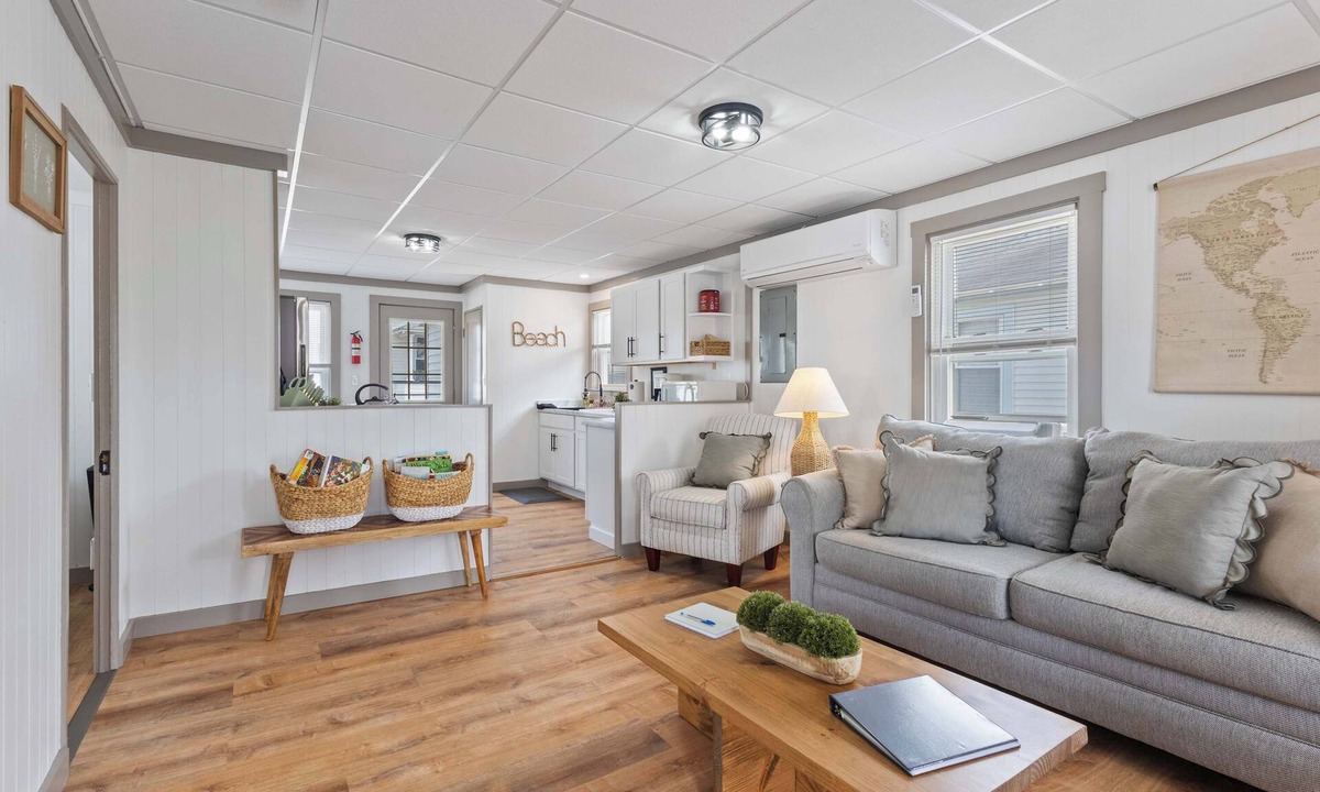 Hampton Cabin | Castaway Cottages - Heart of Hampton Beach