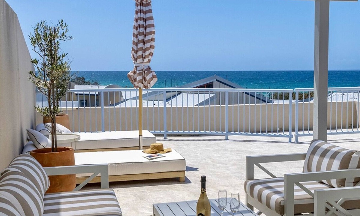 Castaways Beach Condo | Castaways Penthouse Noosa, Sea Views, Beachfront, Pool, Tennis.