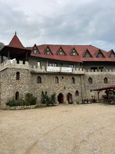 Livezile Hotel | Castel Templul Cavalerilor