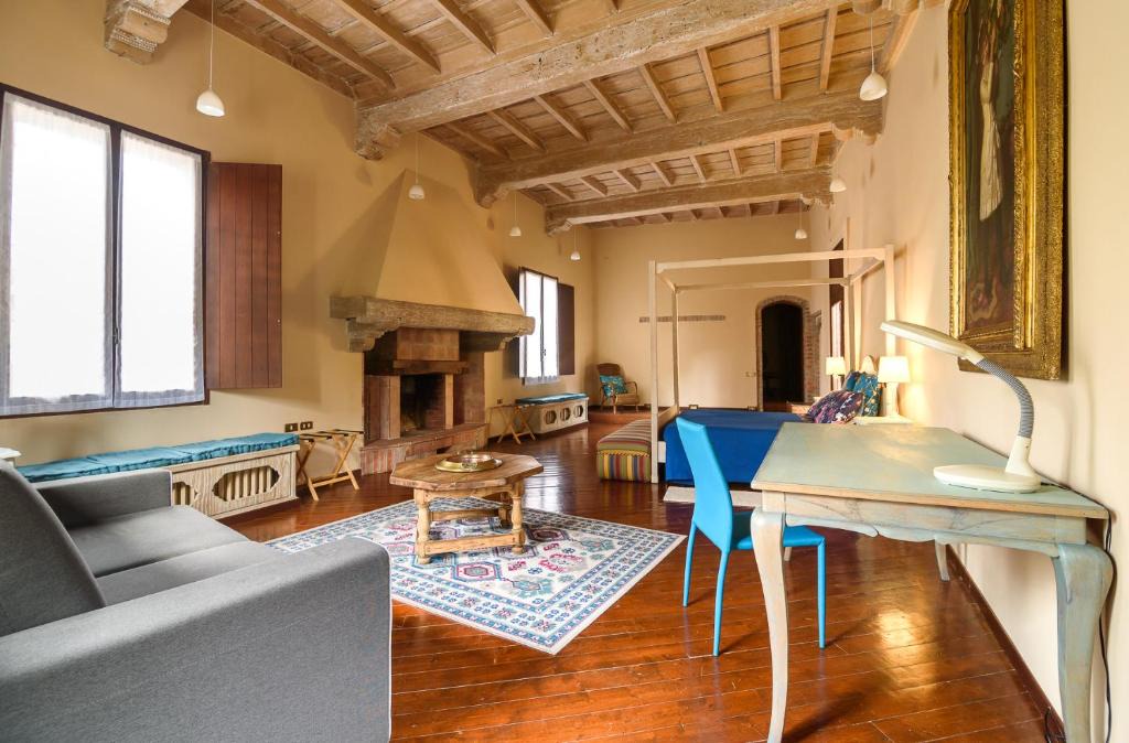 Montonate House | Castello di Montonate