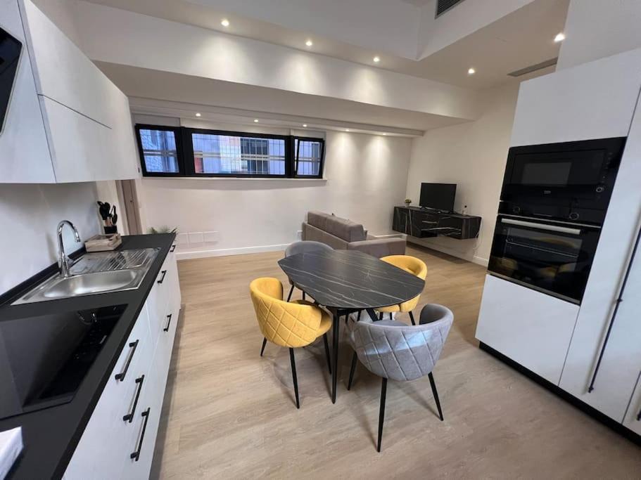 Ferrara Historic Centre Apartment | Castello Estense Luxury Apartment - Centro