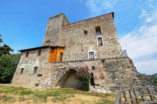 Niella Tanaro House | Castello Medioevale nel Monregalese