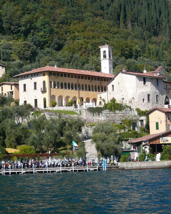 Peschiera Maraglio Apartment | Castello Oldofredi