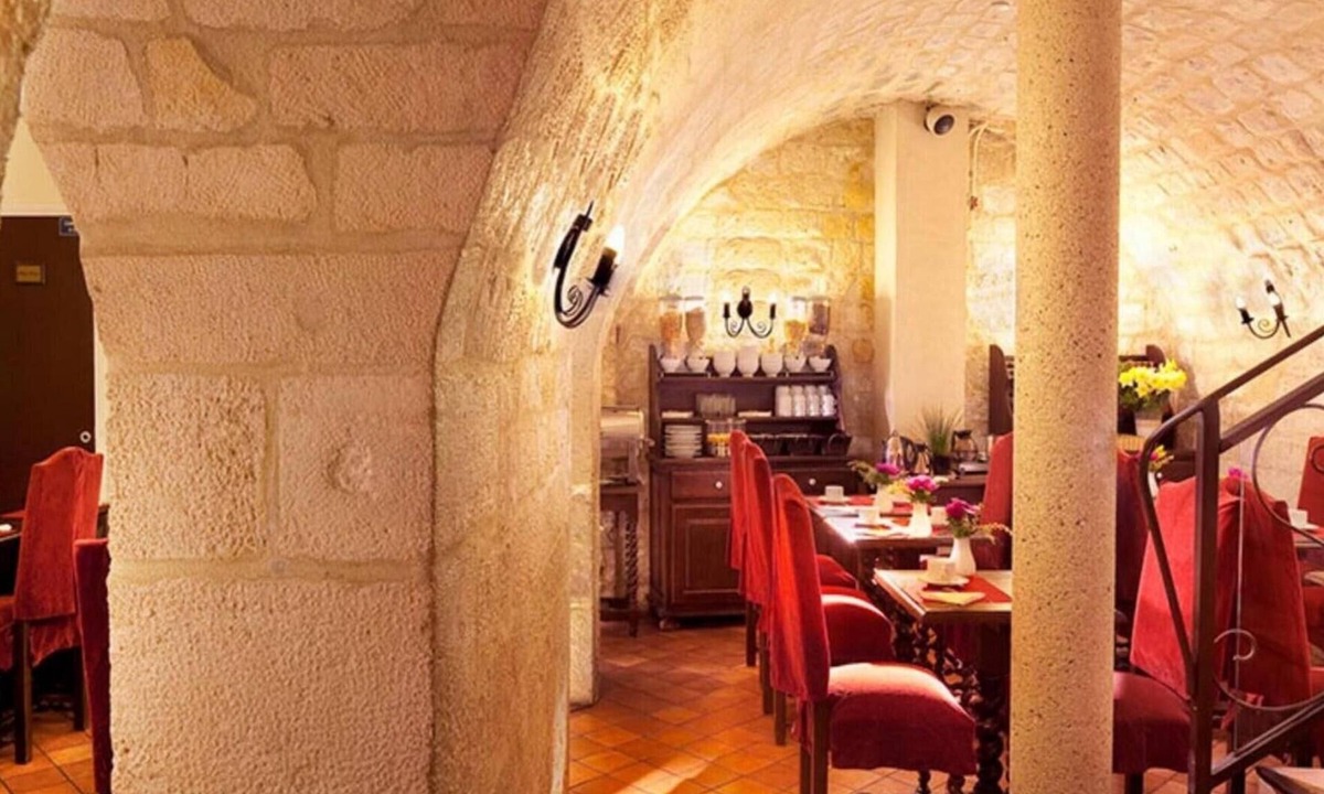 Arsenal Hotel | Castex Hotel